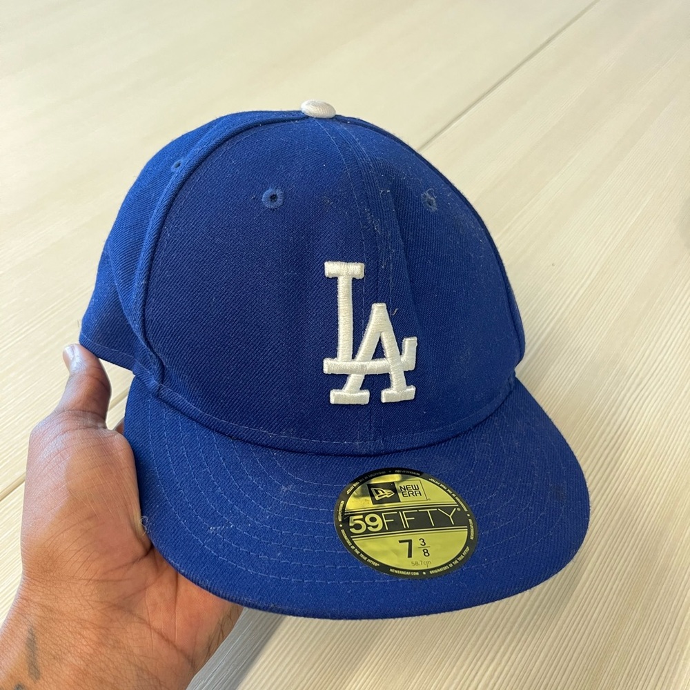 La fitted cap size 7 3/8